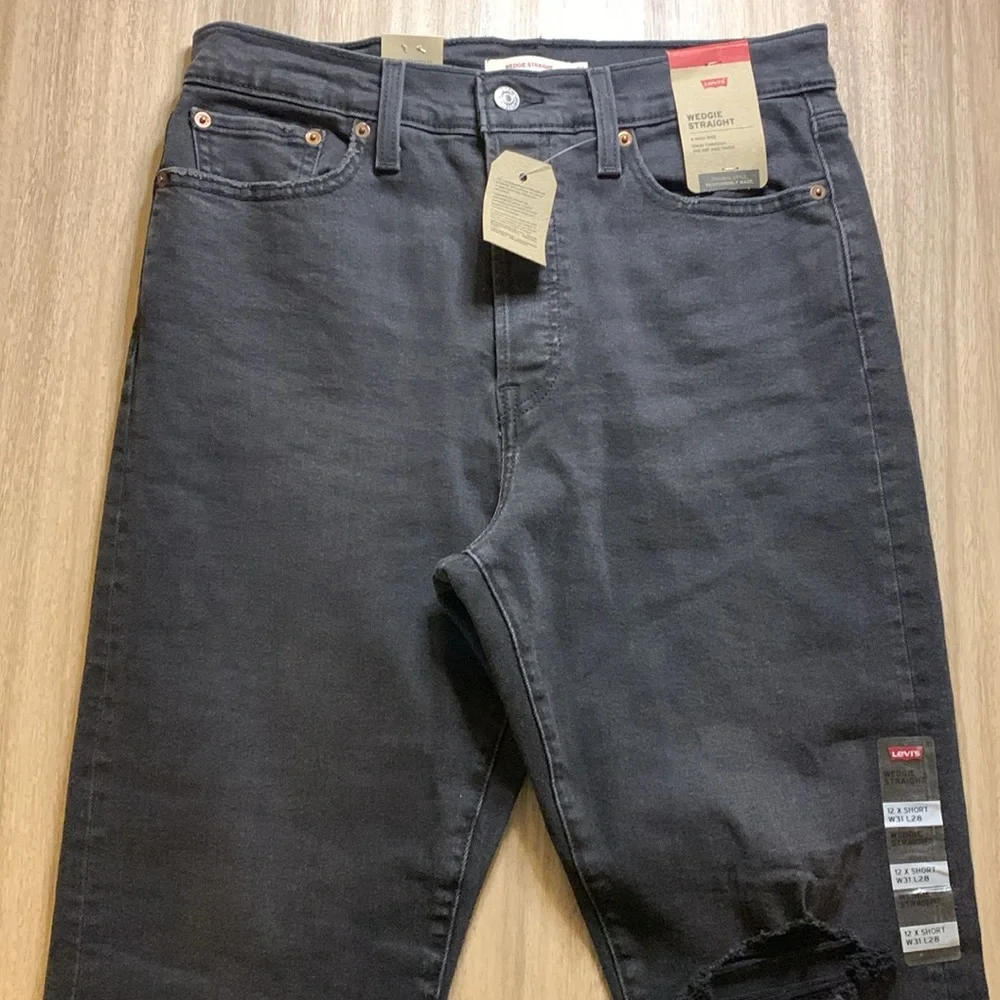 Levi's Black Straight Leg Women's Jeans - Picture 3 of 13